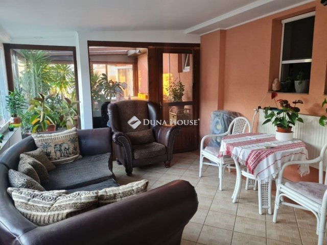 Eladó családi ház, Balatonszabadiban 89.9 M Ft, 5 szobás