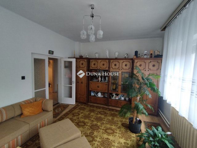 Eladó családi ház, Bajon 64.99 M Ft, 3 szobás