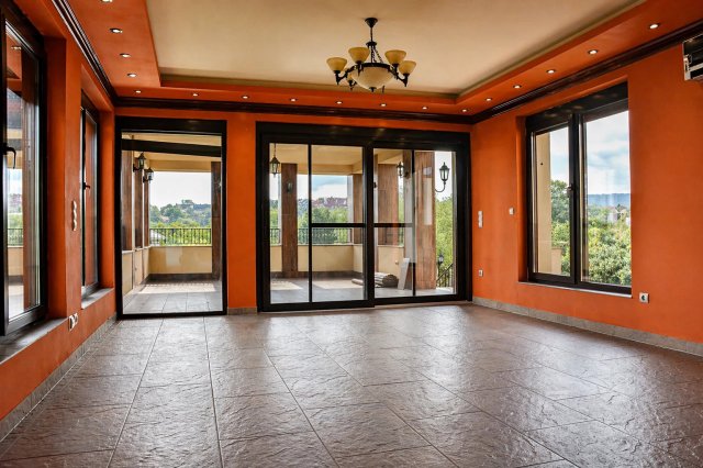 Eladó családi ház, Szentendrén 224.999 M Ft, 9 szobás