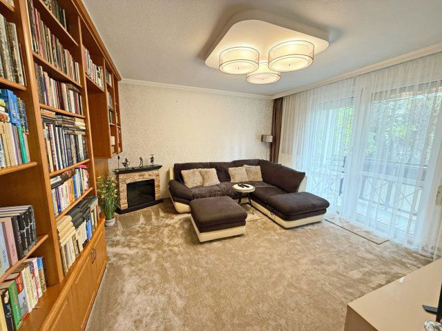 Eladó panellakás, Debrecenben 72.99 M Ft, 3 szobás