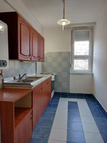 Kiadó téglalakás, albérlet, Szolnokon 130 E Ft / hó, 2 szobás