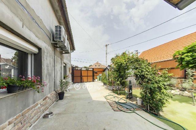 Eladó családi ház, Nagykőrösön 125 M Ft, 7 szobás