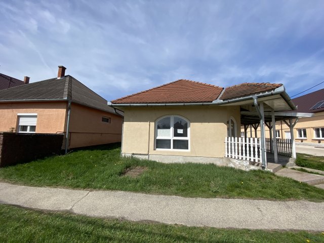 Kiadó üzlethelyiség, Banán 300 E Ft / hó / költözzbe.hu