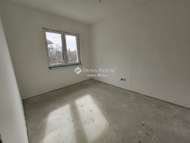 Eladó családi ház, Szentendrén 215 M Ft, 5 szobás