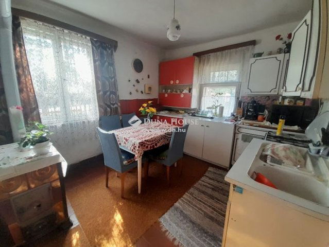 Eladó családi ház, Szabadkígyóson 17 M Ft, 3 szobás