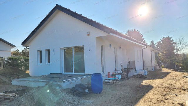 Eladó ikerház, Erdőkertesen 98.8 M Ft, 4 szobás