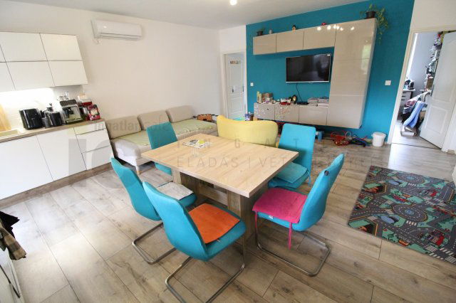 Eladó téglalakás, Szegeden, Árvíz utcában 84 M Ft, 4 szobás