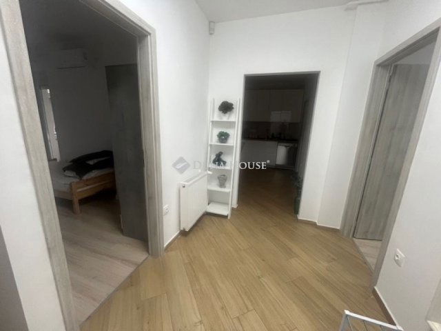 Eladó téglalakás, Pécsett 122 M Ft, 4 szobás