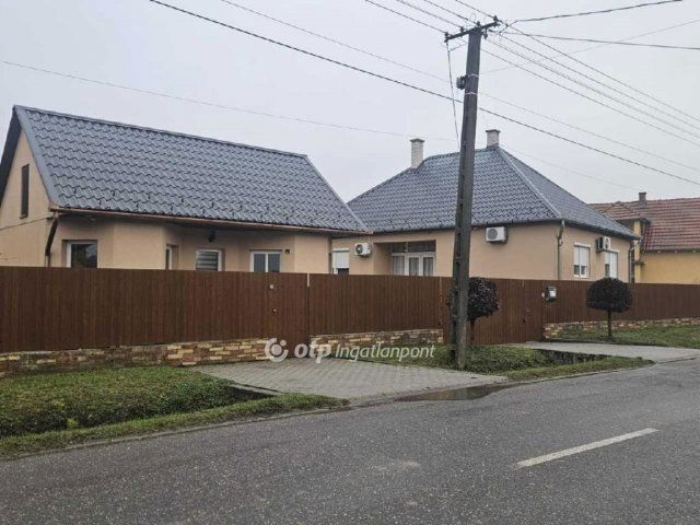 Eladó családi ház, Kékcsén 40.5 M Ft, 3 szobás