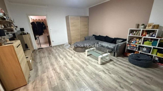 Eladó panellakás, Szombathelyen 46.9 M Ft, 1+2 szobás