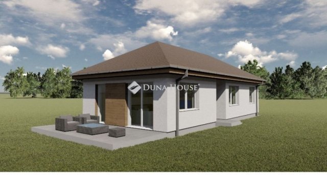 Eladó családi ház, Dánszentmiklóson 60 M Ft, 4 szobás