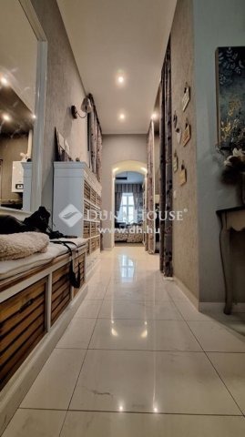 Eladó téglalakás, Budapesten, I. kerületben 114.9 M Ft, 2 szobás