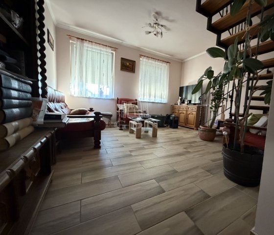 Eladó családi ház, Csemőn 55 M Ft, 3+1 szobás