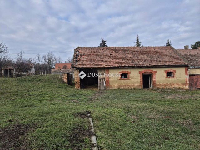 Eladó családi ház, Kapolyon 22.9 M Ft, 3 szobás