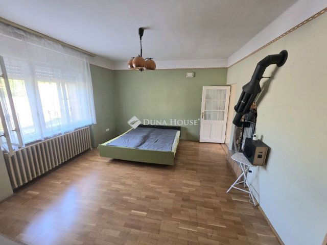 Eladó családi ház, Cegléden 69.9 M Ft, 4 szobás