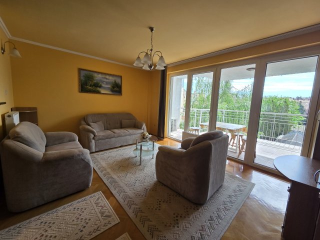 Kiadó téglalakás, albérlet, Szegeden, Szent István téren