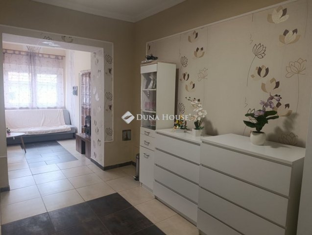 Eladó családi ház, Valkón 56 M Ft, 3 szobás