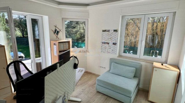 Eladó családi ház, Budapesten, II. kerületben 321.75 M Ft