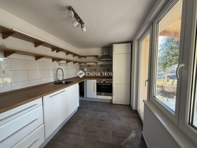 Eladó családi ház, Zalaegerszegen 43.5 M Ft, 2 szobás