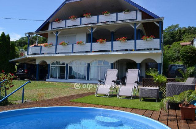 Eladó családi ház, Balatongyörökön 330 M Ft, 8 szobás