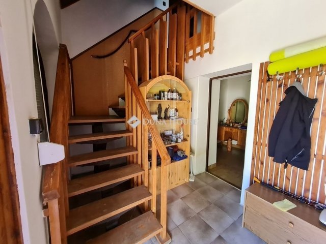 Eladó családi ház, Balatonszabadiban 65 M Ft, 5 szobás