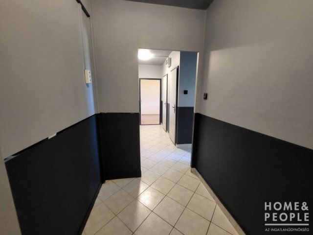 Eladó téglalakás, Szegeden 64.9 M Ft, 2+2 szobás