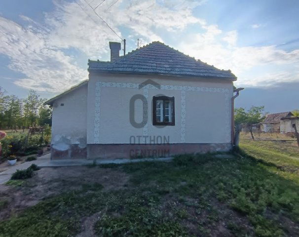 Eladó családi ház, Pakson 24.7 M Ft, 2 szobás