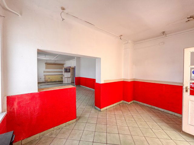 Eladó üzlethelyiség, Szentendrén 84.9 M Ft