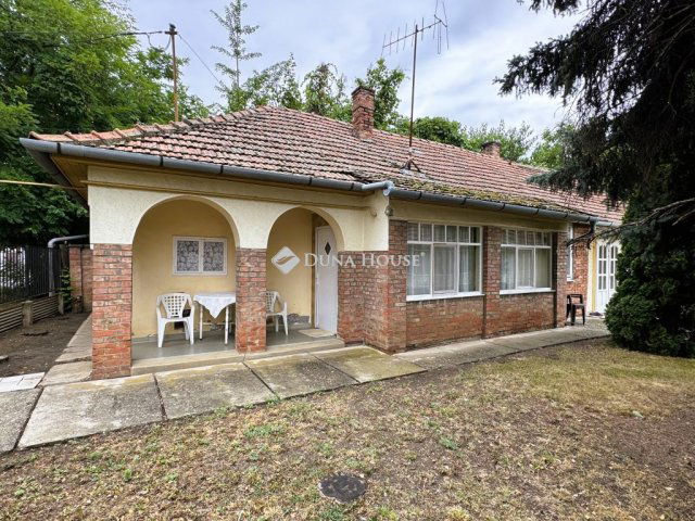 Eladó családi ház, Békéscsabán 37.5 M Ft, 6 szobás