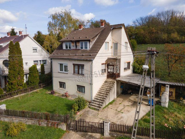 Eladó családi ház, Rétságon 75 M Ft, 6 szobás