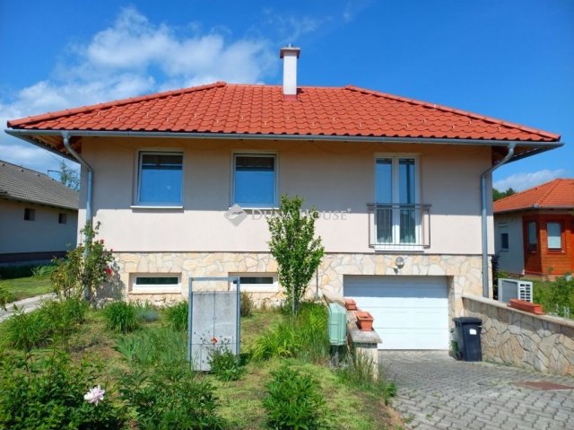 Eladó családi ház, Veszprémben 139.9 M Ft, 4 szobás
