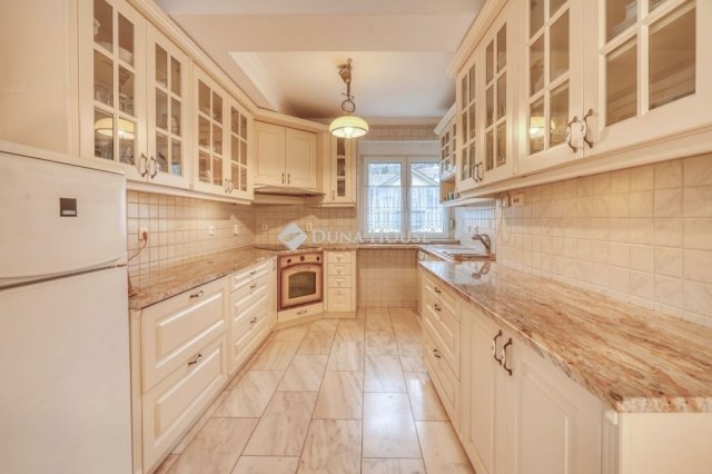 Eladó családi ház, Budapesten, II. kerületben 310 M Ft, 6 szobás