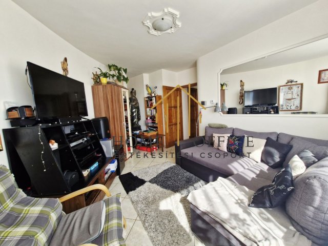 Eladó téglalakás, Debrecenben 98 M Ft, 4 szobás