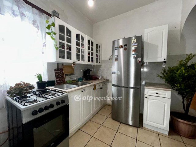 Eladó családi ház, Vámospércsen 30 M Ft, 2 szobás