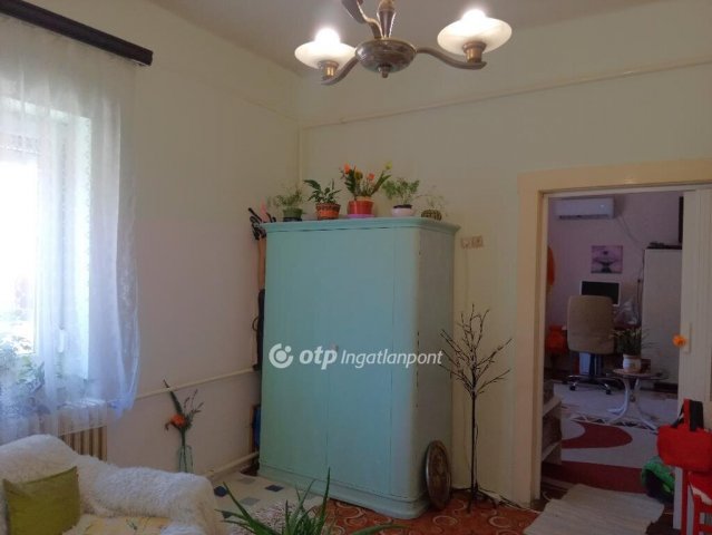 Eladó családi ház, Dombóváron 27.75 M Ft, 3 szobás