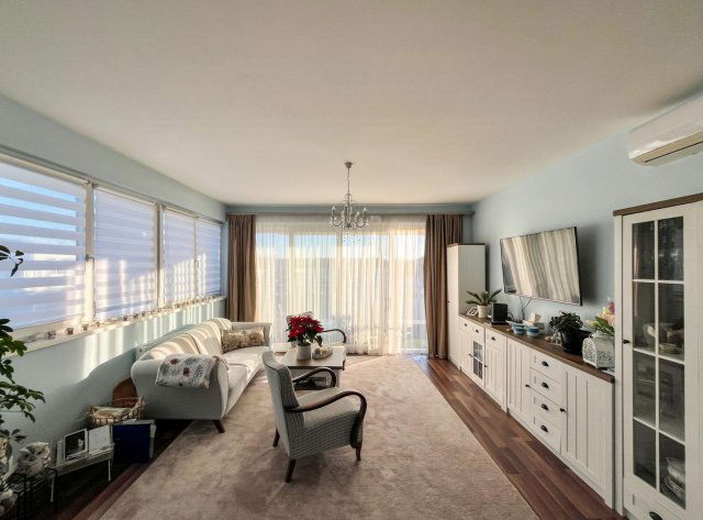 Eladó téglalakás, Tatabányán 89.9 M Ft, 2+1 szobás