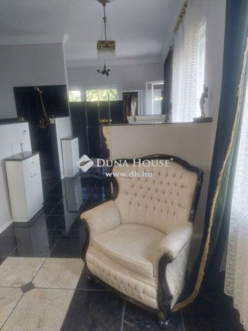 Eladó családi ház, Tahitótfalun 616 M Ft, 7 szobás