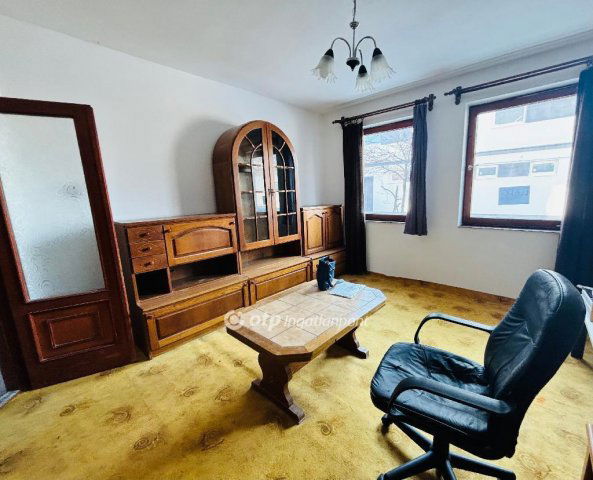 Eladó ikerház, Hajdúböszörményen 69 M Ft, 5 szobás