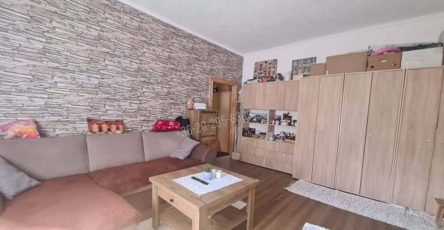 Eladó téglalakás, Dunaújvárosban 35.9 M Ft, 1+2 szobás