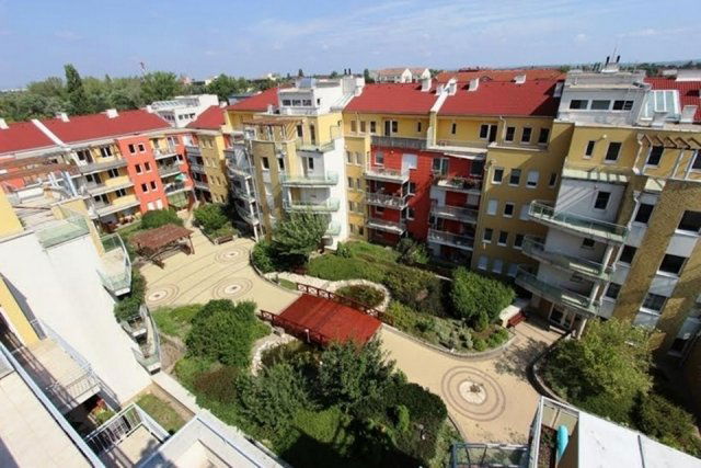 Eladó téglalakás, Budapesten, XVIII. kerületben 85 M Ft