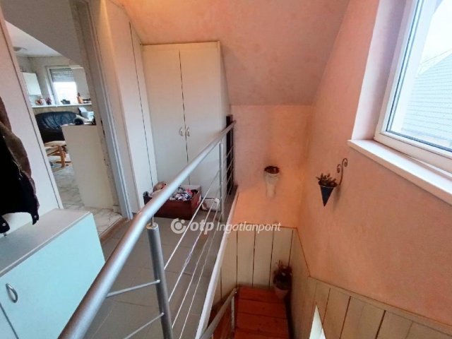 Eladó téglalakás, Szigethalmon 82.9 M Ft, 2+2 szobás