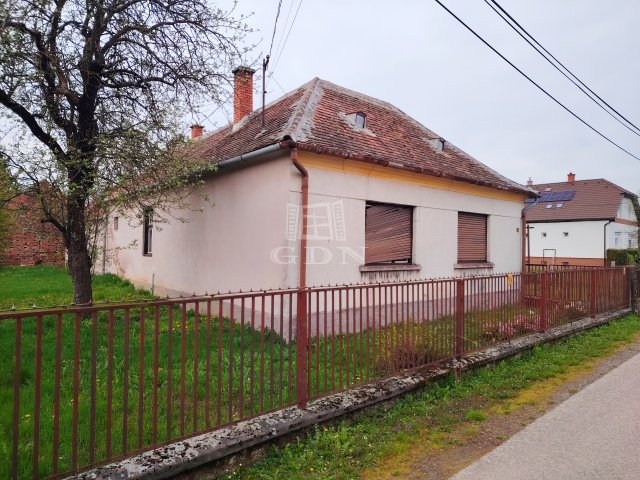 Eladó családi ház, Csákánydoroszlón 16 M Ft, 2 szobás