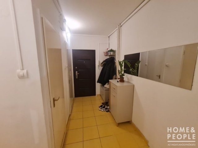 Eladó téglalakás, Szegeden 53.5 M Ft, 2 szobás