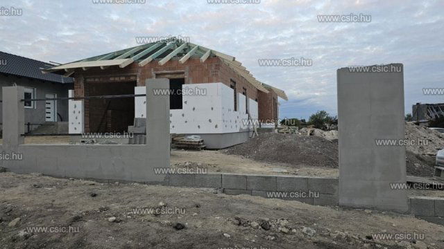 Eladó ikerház, Érden 58 M Ft, 3 szobás / költözzbe.hu