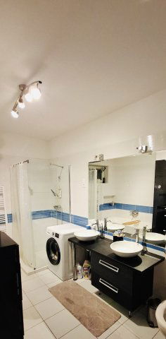 Eladó családi ház, Győrött 168 M Ft, 5 szobás