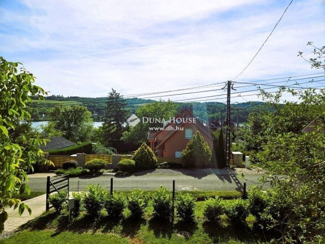 Eladó családi ház, Orfűn 134 M Ft, 6 szobás