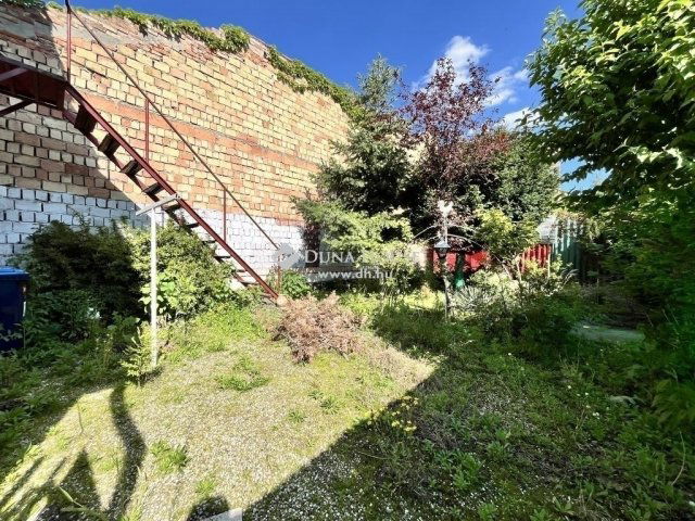 Eladó családi ház, Budapesten, XV. kerületben 32.9 M Ft