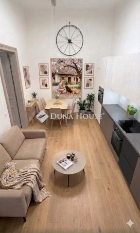 Eladó téglalakás, Budapesten, VI. kerületben, Zichy Jenő utcában