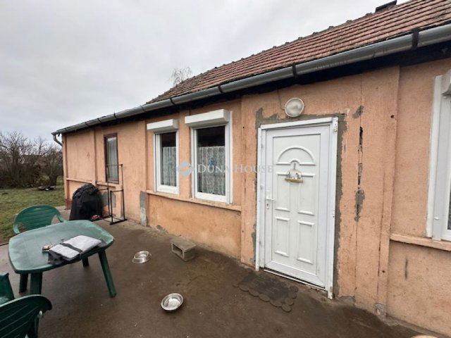 Eladó családi ház, Nagyvenyimen 39.5 M Ft, 3 szobás