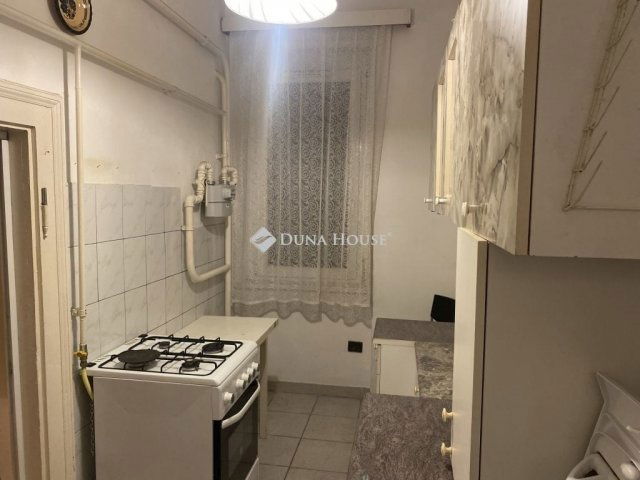 Eladó téglalakás, Szegeden 44.99 M Ft, 2 szobás